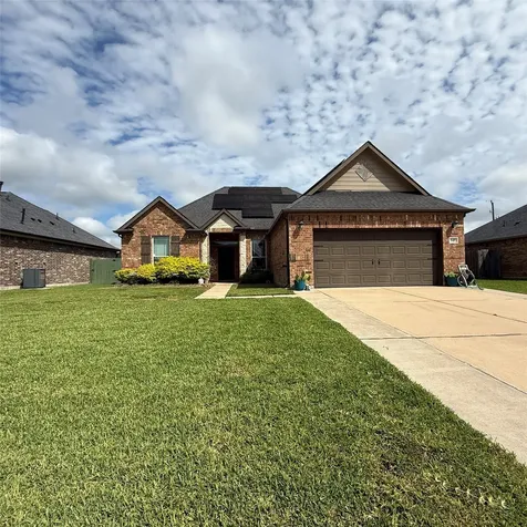 141 Majestic Oak Circle Lake Jackson TX 77566
