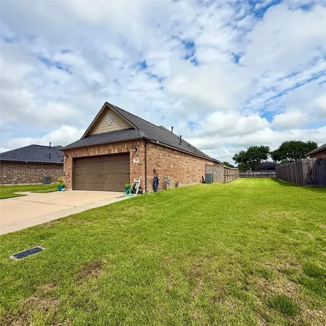 141 Majestic Oak Circle Lake Jackson TX 77566