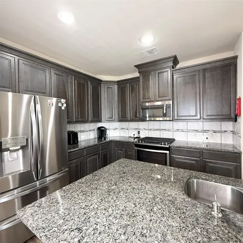 141 Majestic Oak Circle Lake Jackson TX 77566