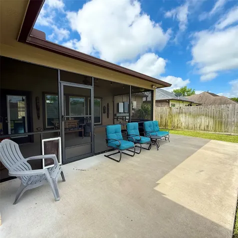 141 Majestic Oak Circle Lake Jackson TX 77566