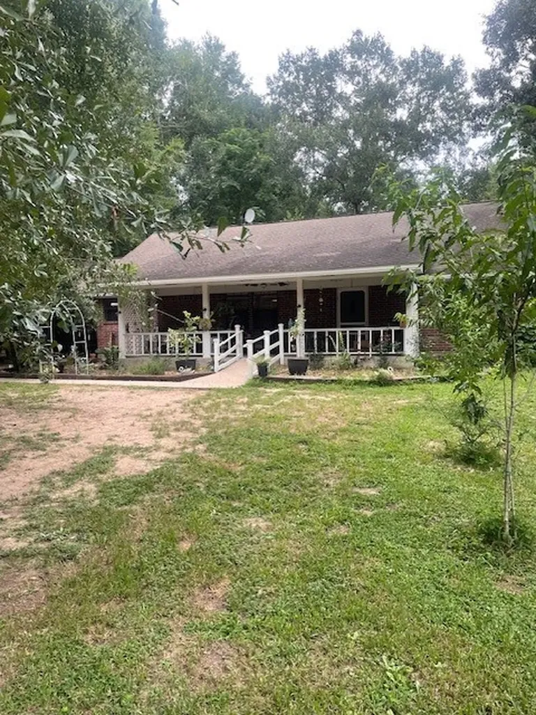 877 Fm 2665 Goodrich TX 77335