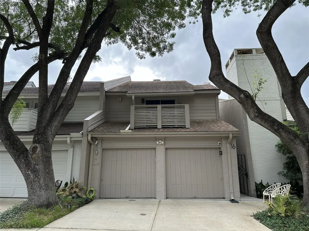 16 Alpine Court Bellaire TX 77401