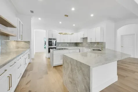 686 Edgewood Drive Montgomery TX 77356