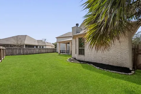 686 Edgewood Drive Montgomery TX 77356