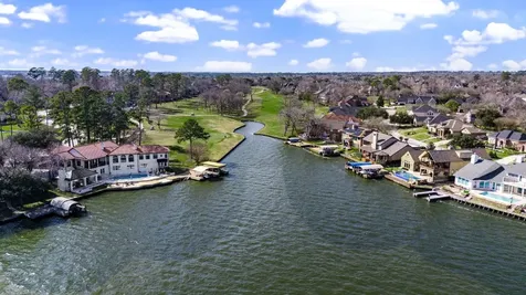 686 Edgewood Drive Montgomery TX 77356