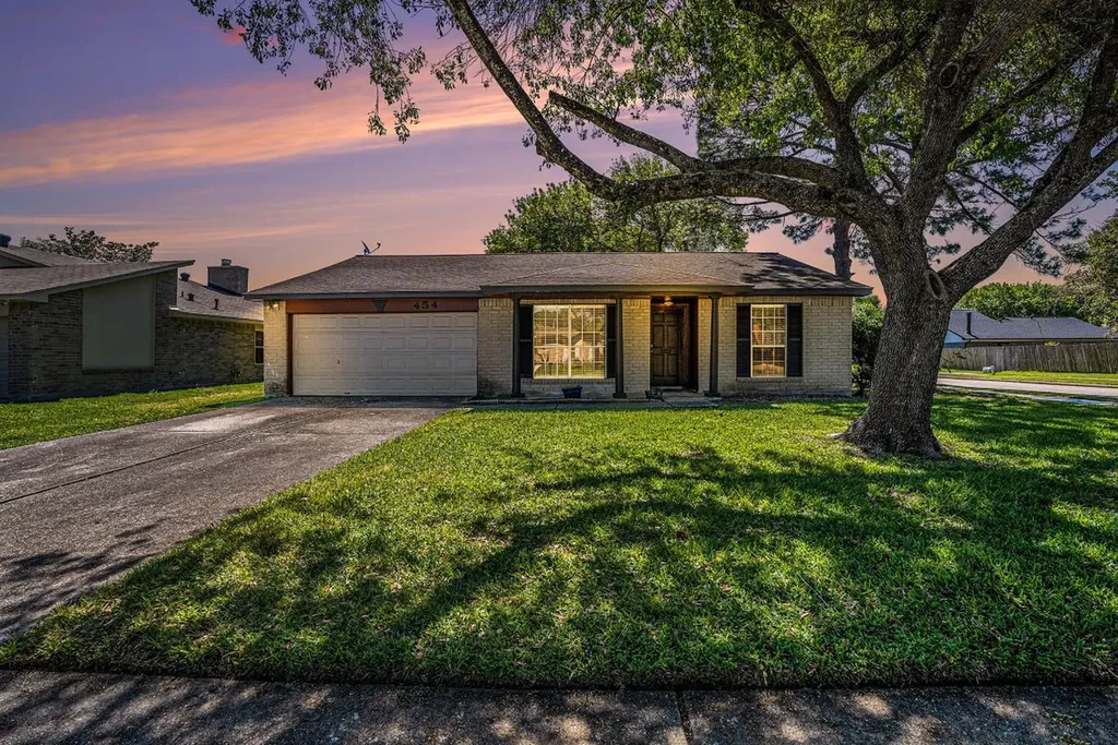 454 Buoy Road Houston TX 77598