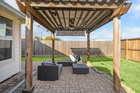 820 Kern Street Houston TX 77009