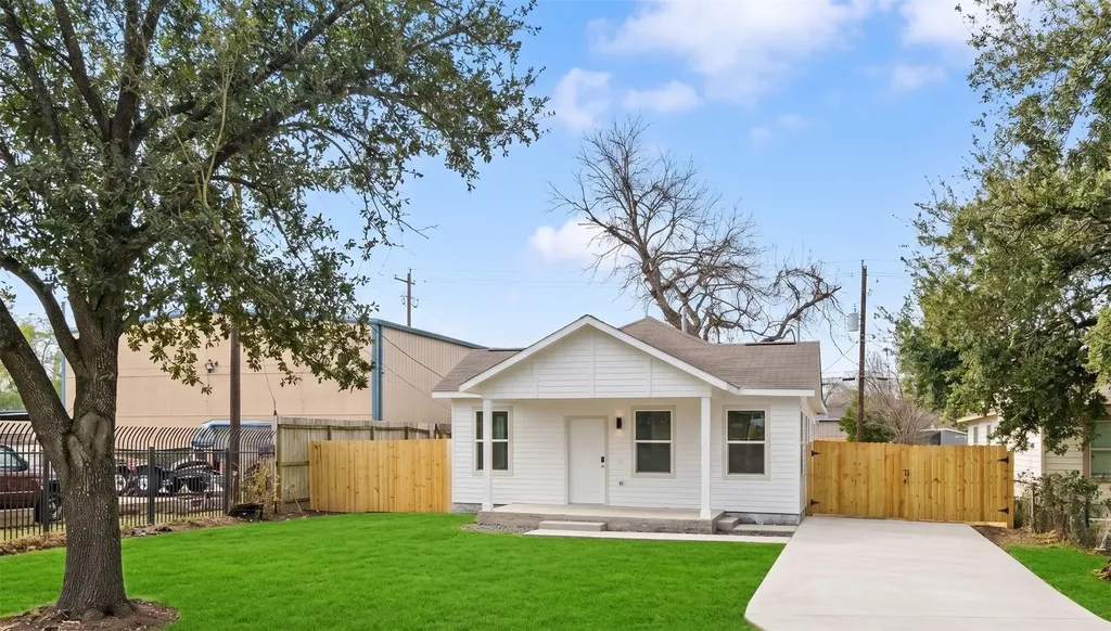 4415 Castor Street Houston TX 77022