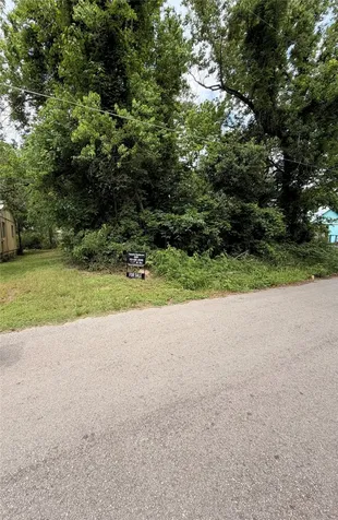 909 Linia Alfred Street Cleveland TX 77327