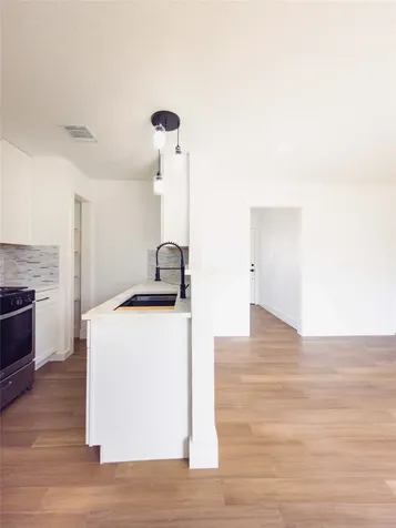 4214 Akard Street Houston TX 77047