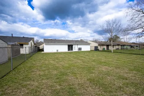 4214 Akard Street Houston TX 77047