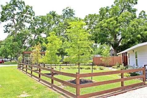 528 Prairie Street Columbus TX 78934