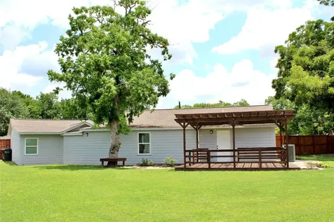 528 Prairie Street Columbus TX 78934