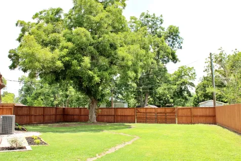 528 Prairie Street Columbus TX 78934