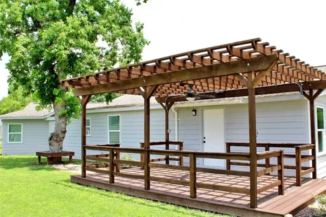 528 Prairie Street Columbus TX 78934