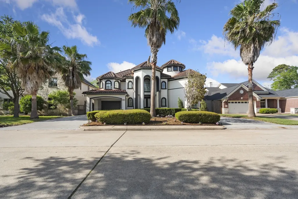 3844 Bellefontaine Street Houston TX 77025