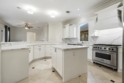3844 Bellefontaine Street Houston TX 77025
