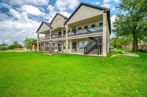 206 Elm Street Highlands TX 77562