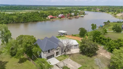 206 Elm Street Highlands TX 77562