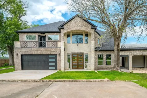 206 Elm Street Highlands TX 77562