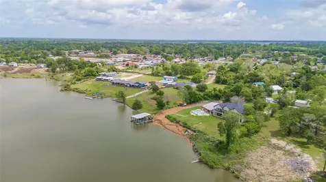 206 Elm Street Highlands TX 77562