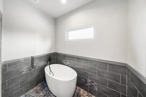 206 Elm Street Highlands TX 77562