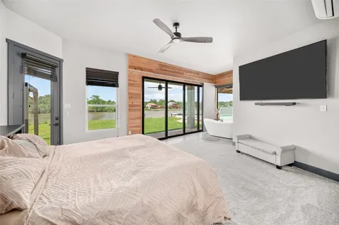 206 Elm Street Highlands TX 77562