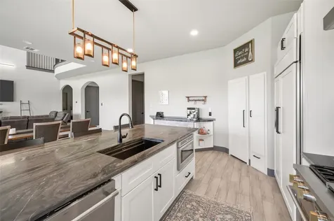 206 Elm Street Highlands TX 77562