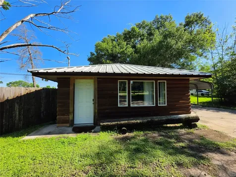206 Elm Street Highlands TX 77562