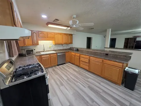 206 Elm Street Highlands TX 77562