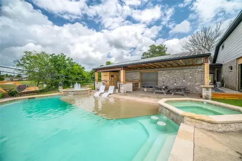 206 Elm Street Highlands TX 77562