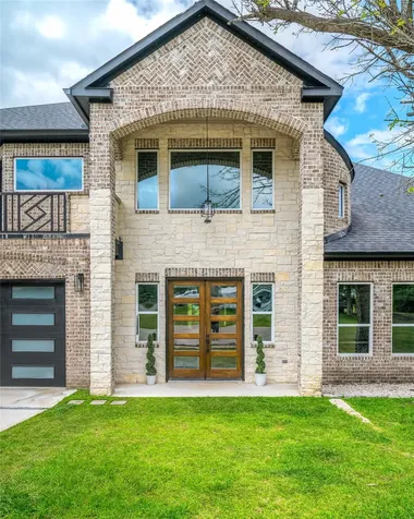 206 Elm Street Highlands TX 77562