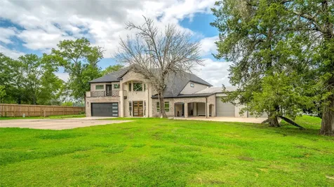 206 Elm Street Highlands TX 77562