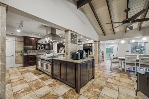 3515 County Road 36 Angleton TX 77515