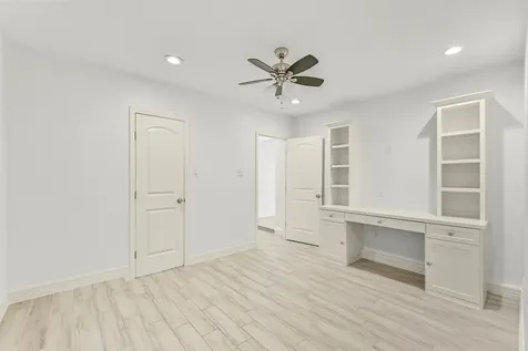 9206 W Sterling Drive Pearland TX 77584