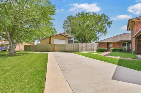 9206 W Sterling Drive Pearland TX 77584