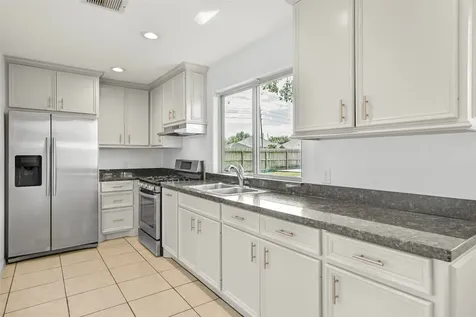 9206 W Sterling Drive Pearland TX 77584