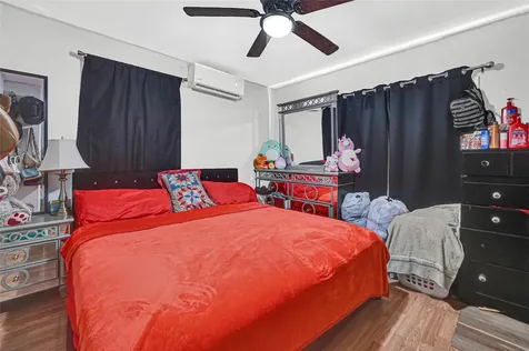 10526 Palestine Street Jacinto City TX 77029