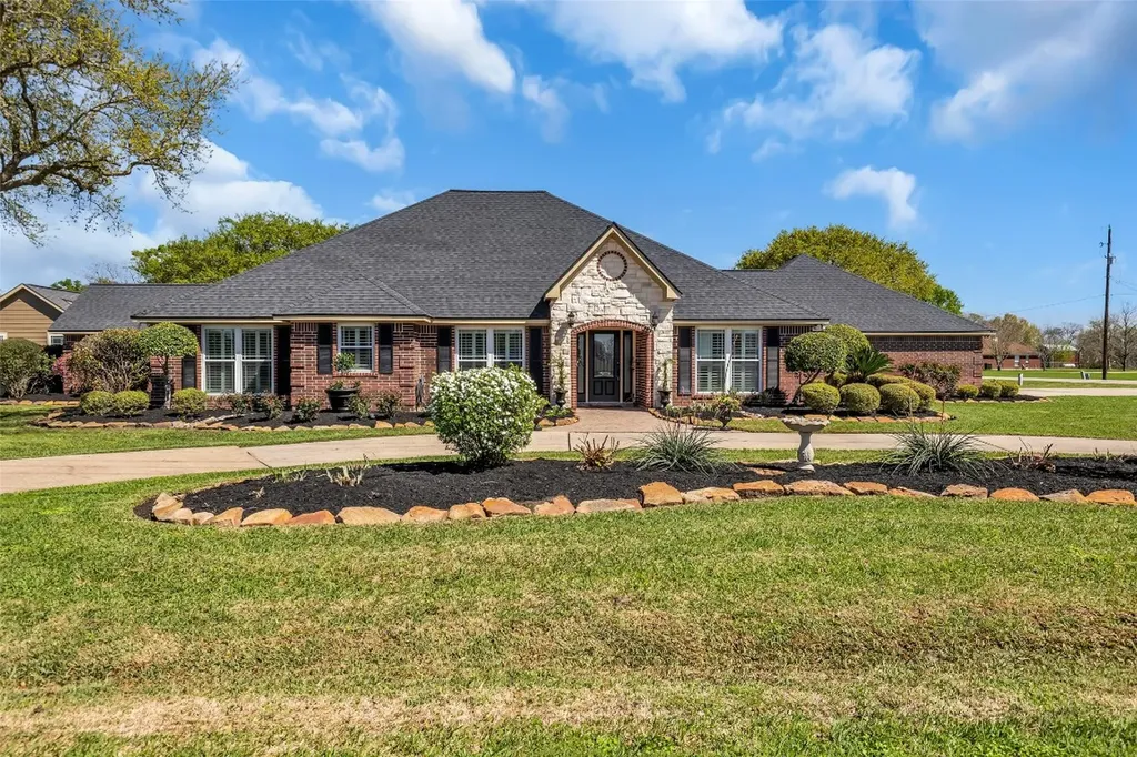 6700 Plantation Drive Baytown TX 77523