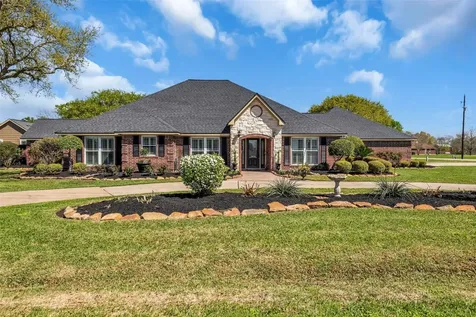 6700 Plantation Drive Baytown TX 77523