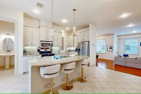 404 W 16th Street Houston TX 77008