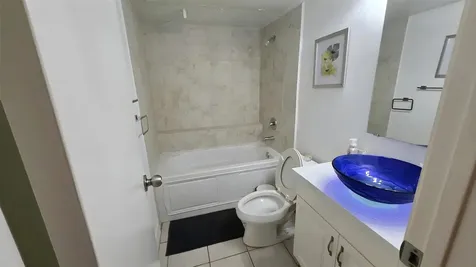 6601 Sands Point Drive 34 Houston TX 77074
