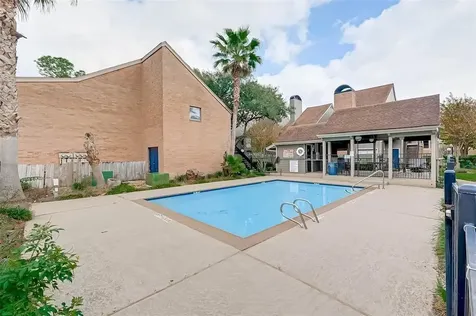 6601 Sands Point Drive 34 Houston TX 77074