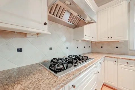 4623 Laurel Street Bellaire TX 77401