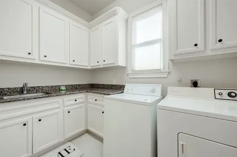 4623 Laurel Street Bellaire TX 77401