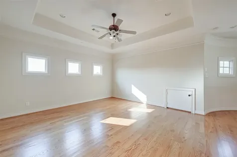 4623 Laurel Street Bellaire TX 77401