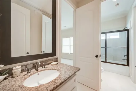 4623 Laurel Street Bellaire TX 77401