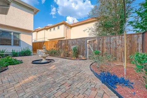 4623 Laurel Street Bellaire TX 77401