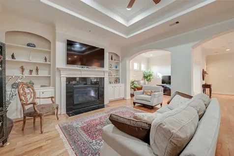 4623 Laurel Street Bellaire TX 77401