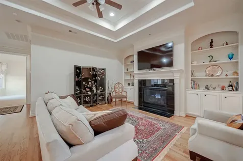 4623 Laurel Street Bellaire TX 77401